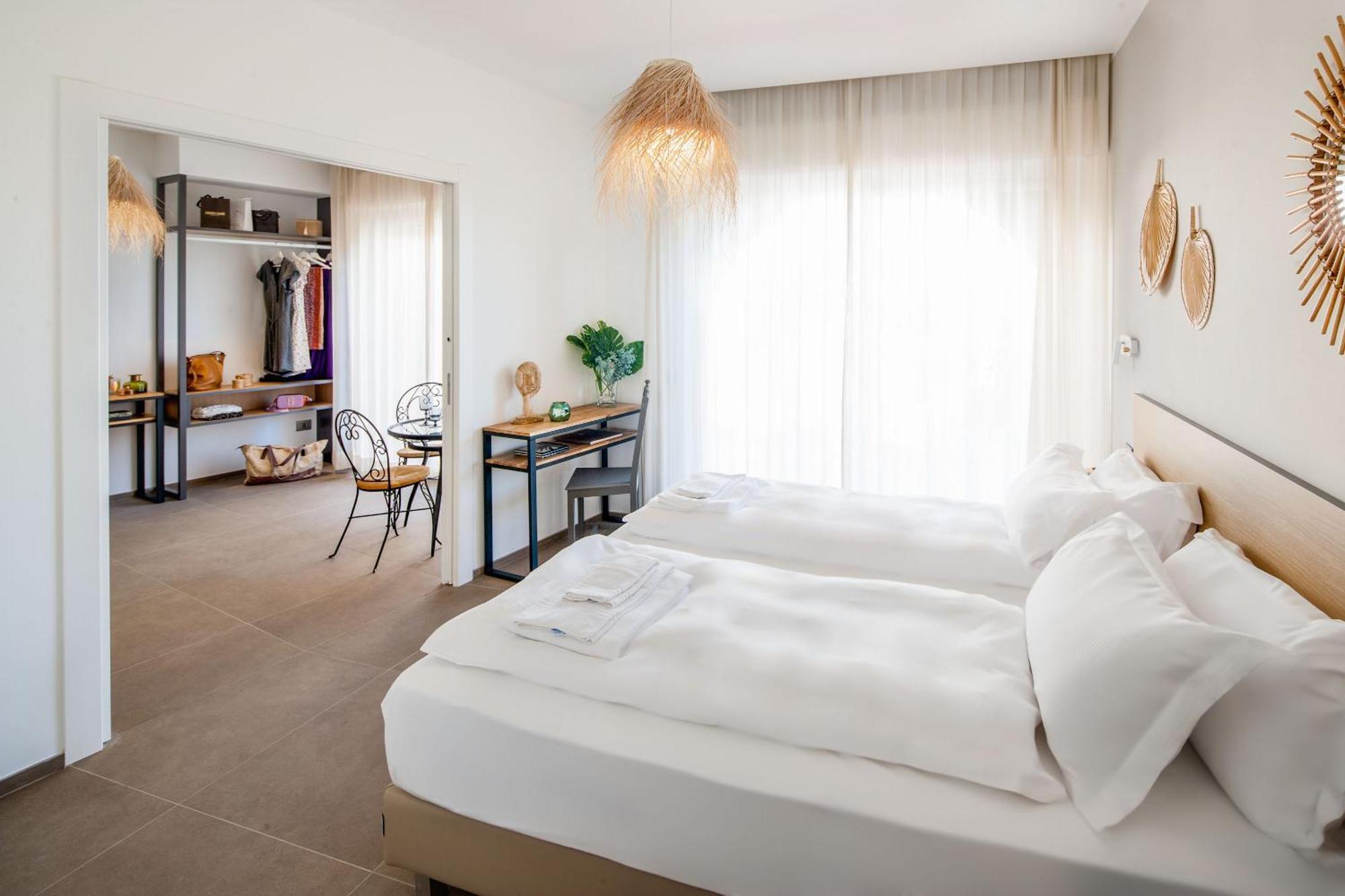 Junior Suite,1630865956:JPEG